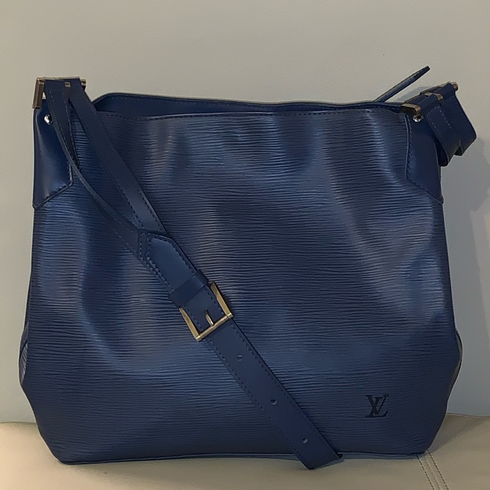 Louis Vuitton Epi Myrtille Mandara